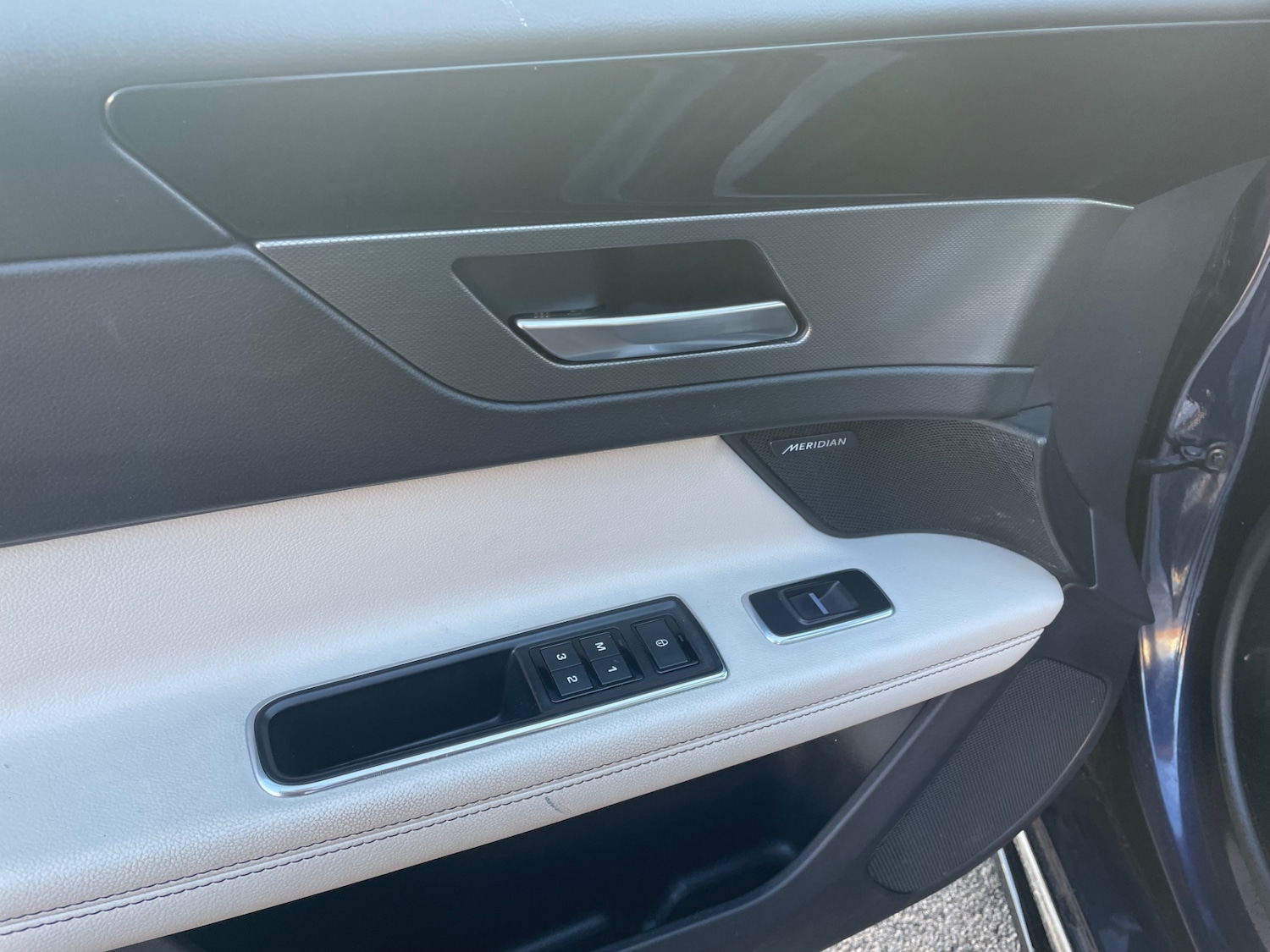 Used Jaguar XF 2016 for sale - 77556902: Photo 12