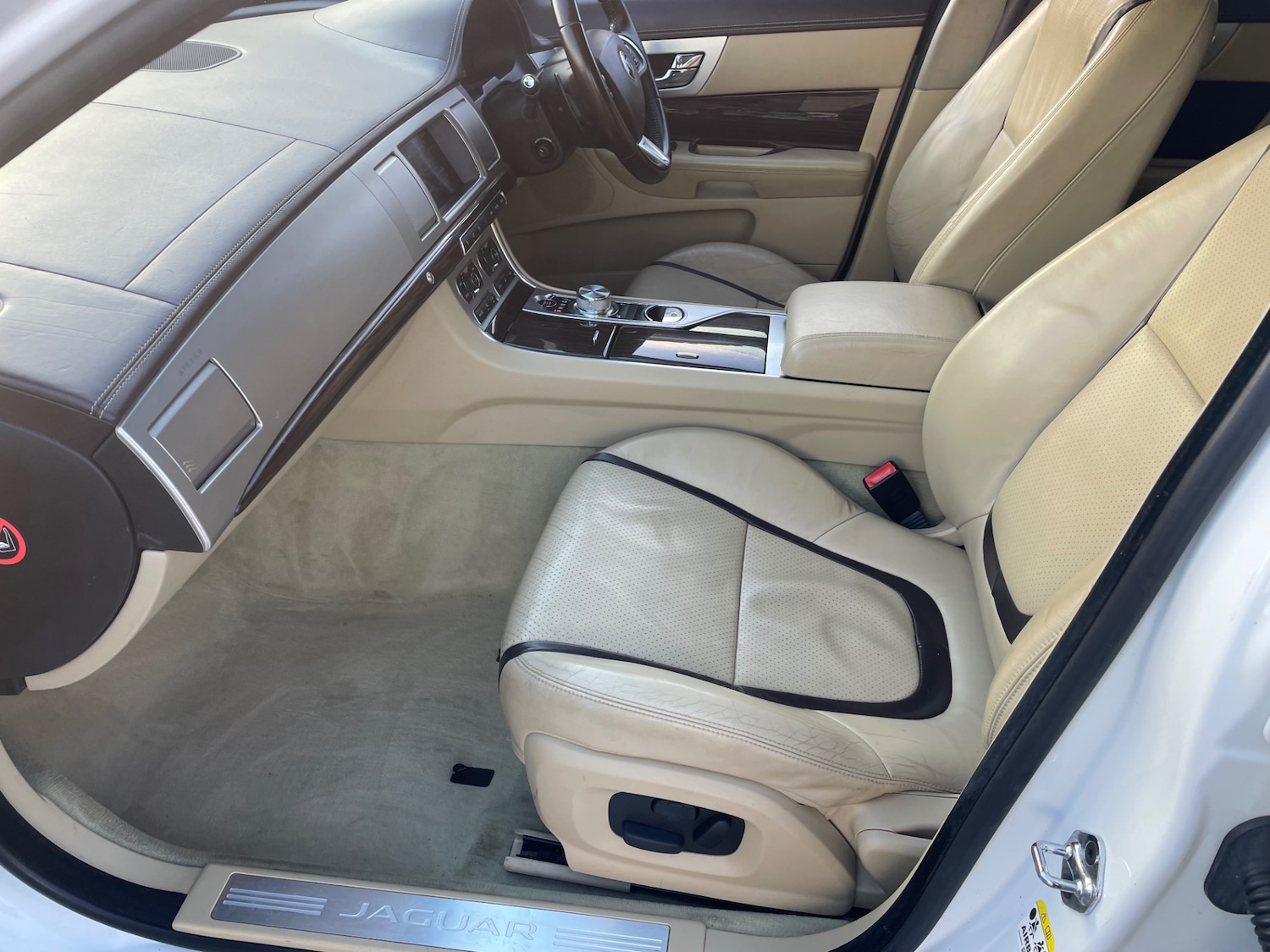 Used Jaguar XF 2015 for sale - 76922136: Photo 11