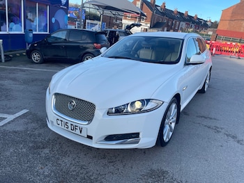 Used Jaguar XF 2015 for sale - 76922136: Photo