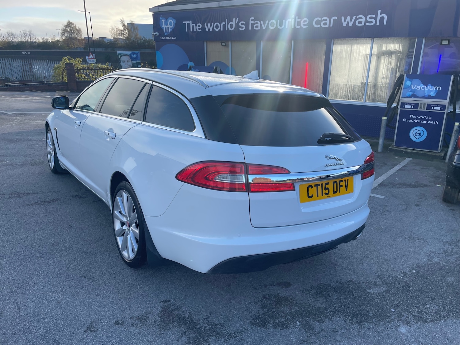 Used Jaguar XF 2015 for sale - 76922136: Photo 5