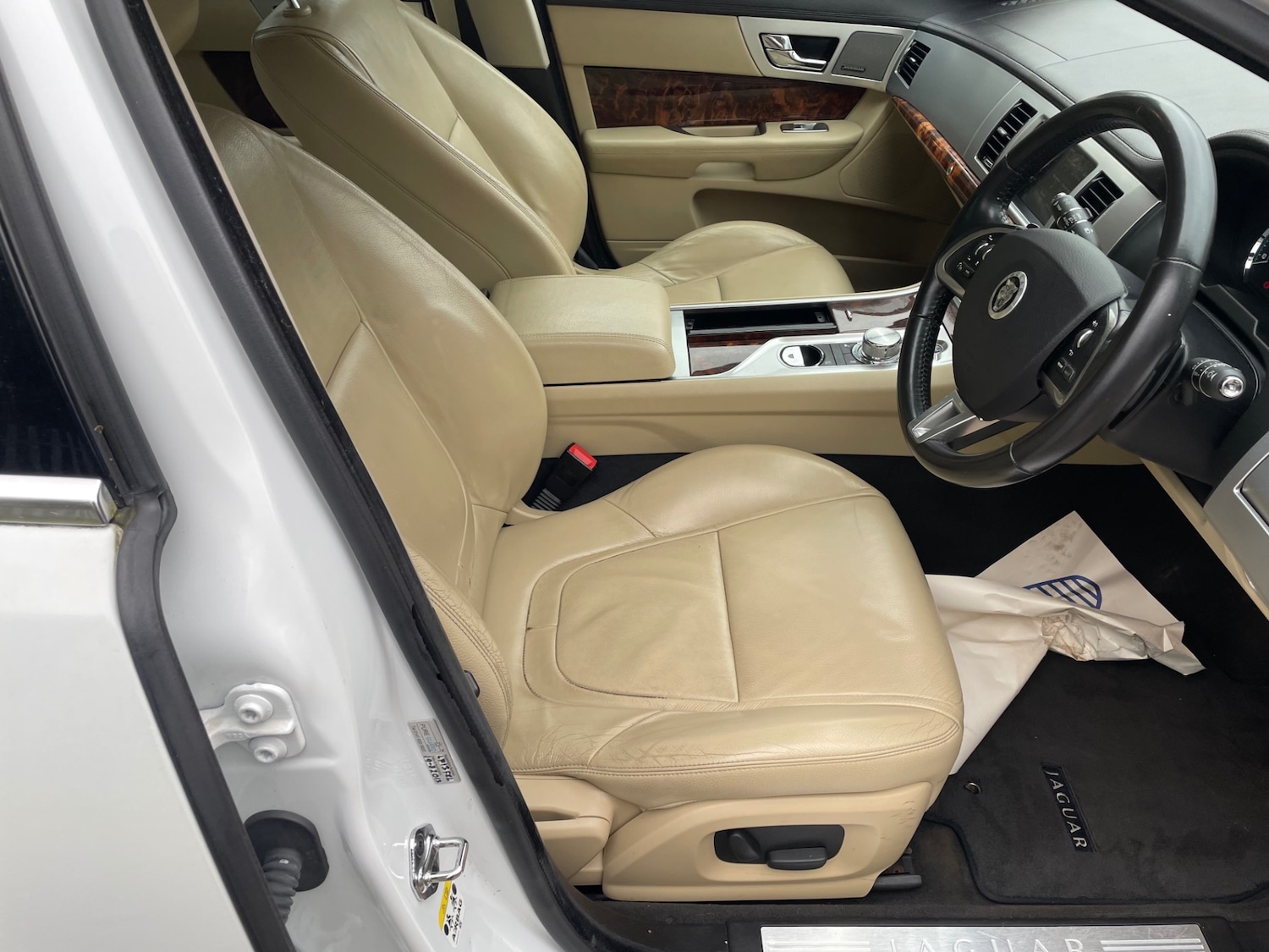 Used Jaguar XF 2013 for sale - 78098981: Photo 15