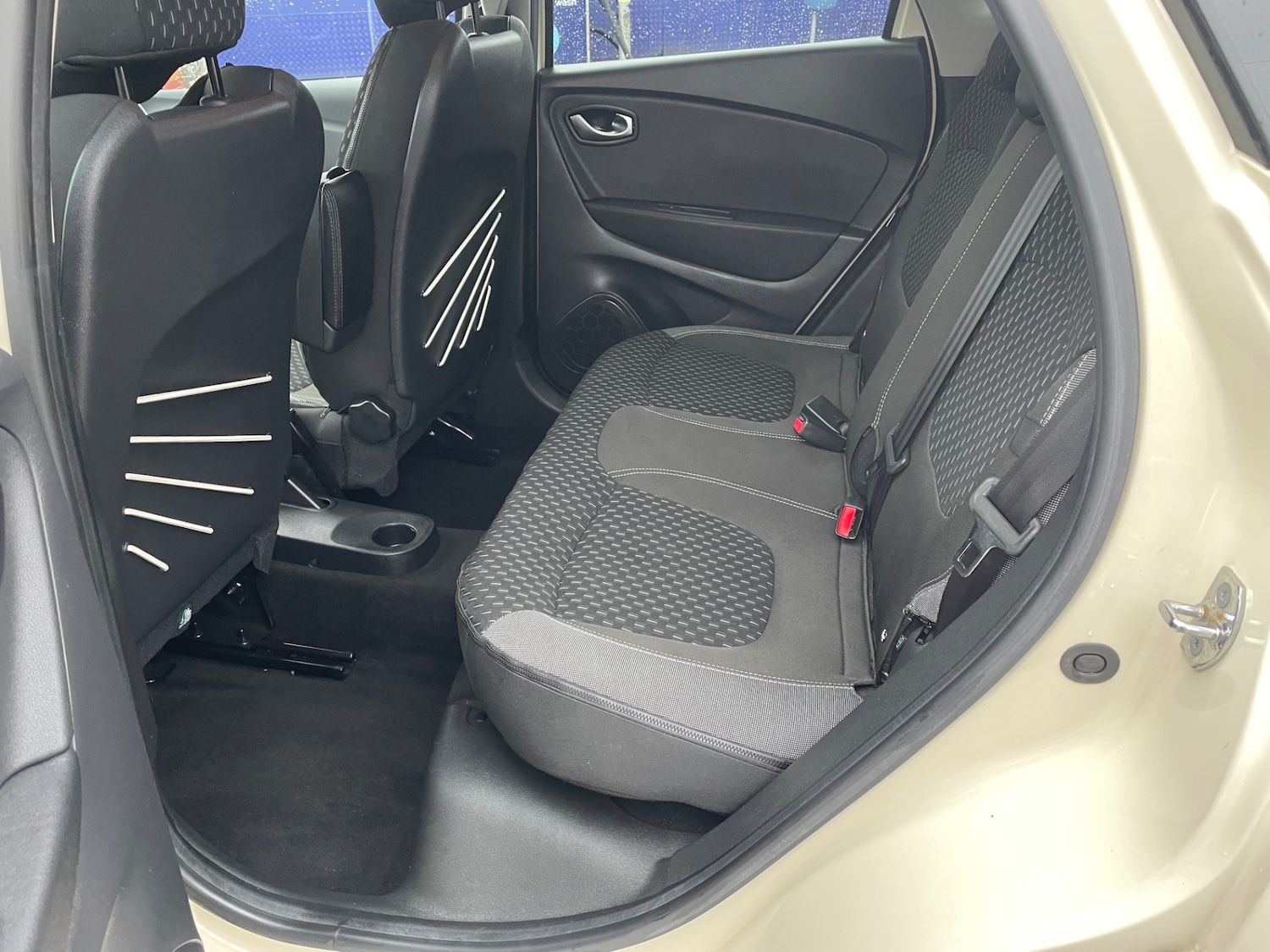 Used Renault Captur 2017 for sale - 77635569: Photo 10