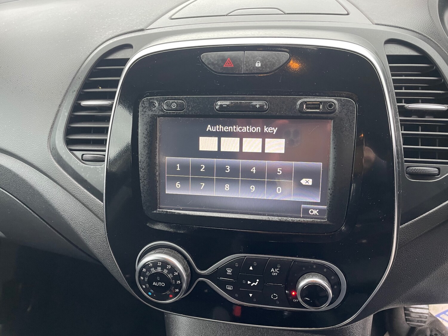 Used Renault Captur 2017 for sale - 77635569: Photo 17