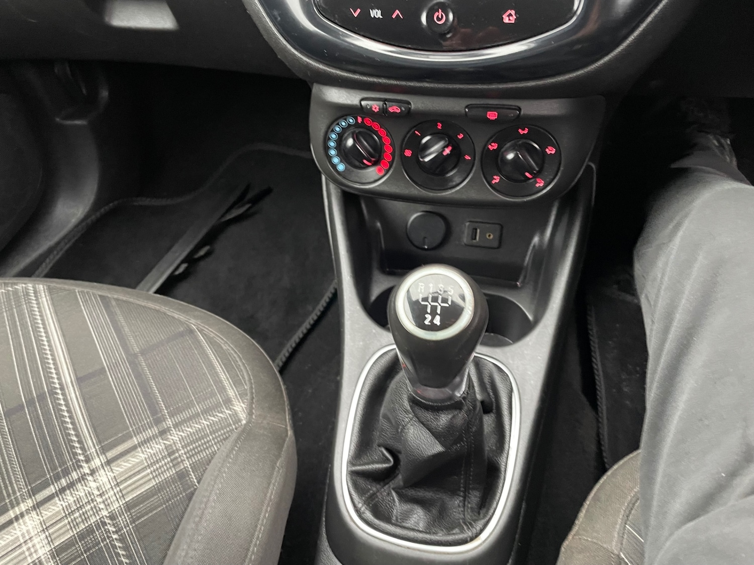 Used Vauxhall Corsa 2015 for sale - 77047898: Photo 16