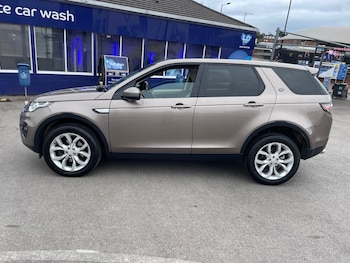 Used Land Rover Discovery Sport 2015 for sale - 79368954: Photo