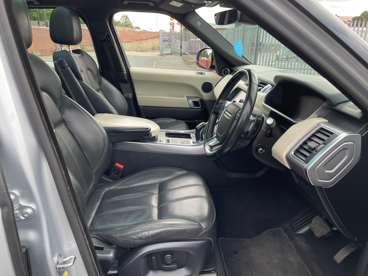 Used Land Rover Range Rover Sport 2017 for sale - 76519305: Photo 17