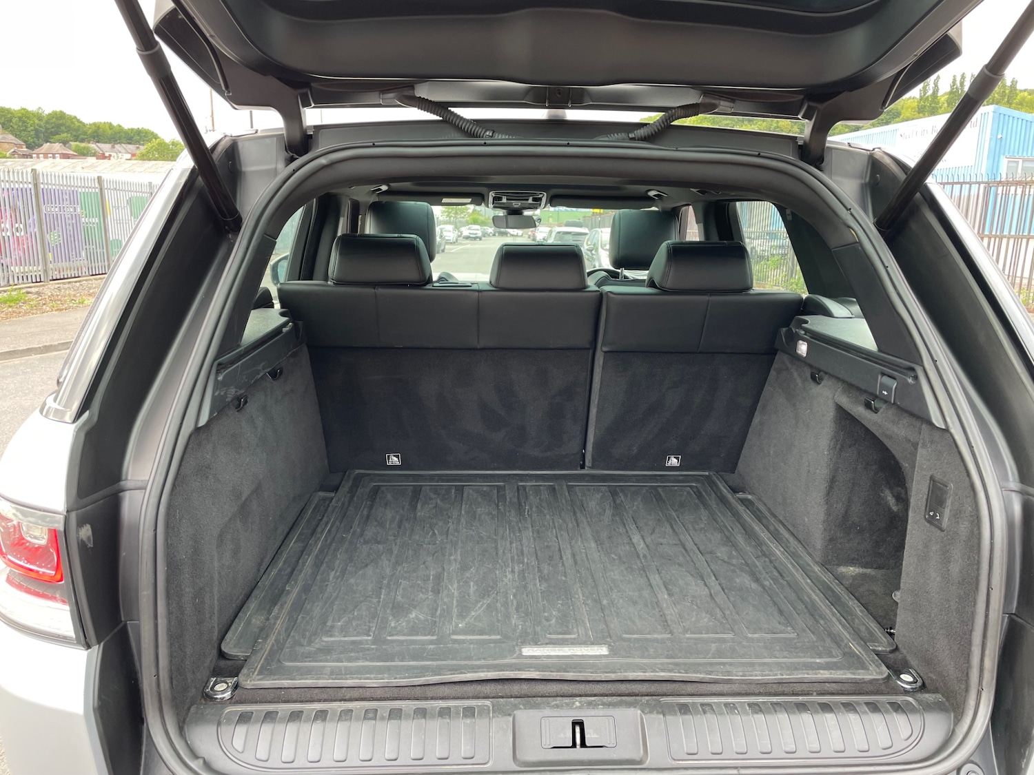 Used Land Rover Range Rover Sport 2017 for sale - 76519305: Photo 9