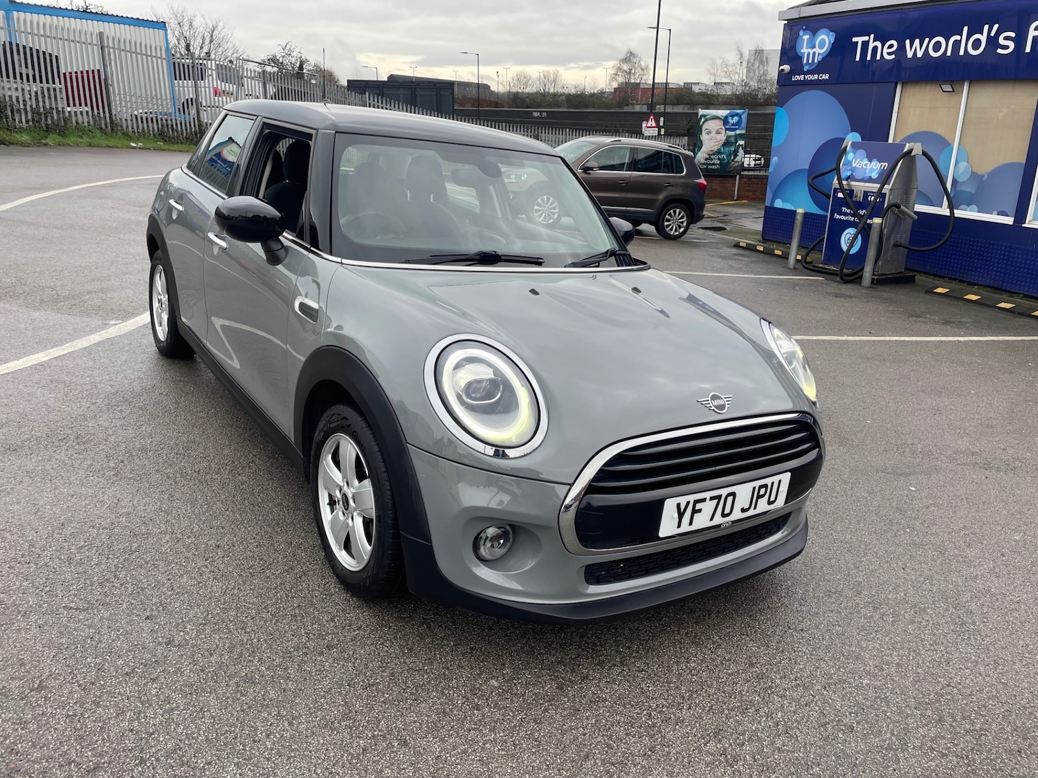 Used MINI Hatch 2020 for sale - 77609481: Photo 1