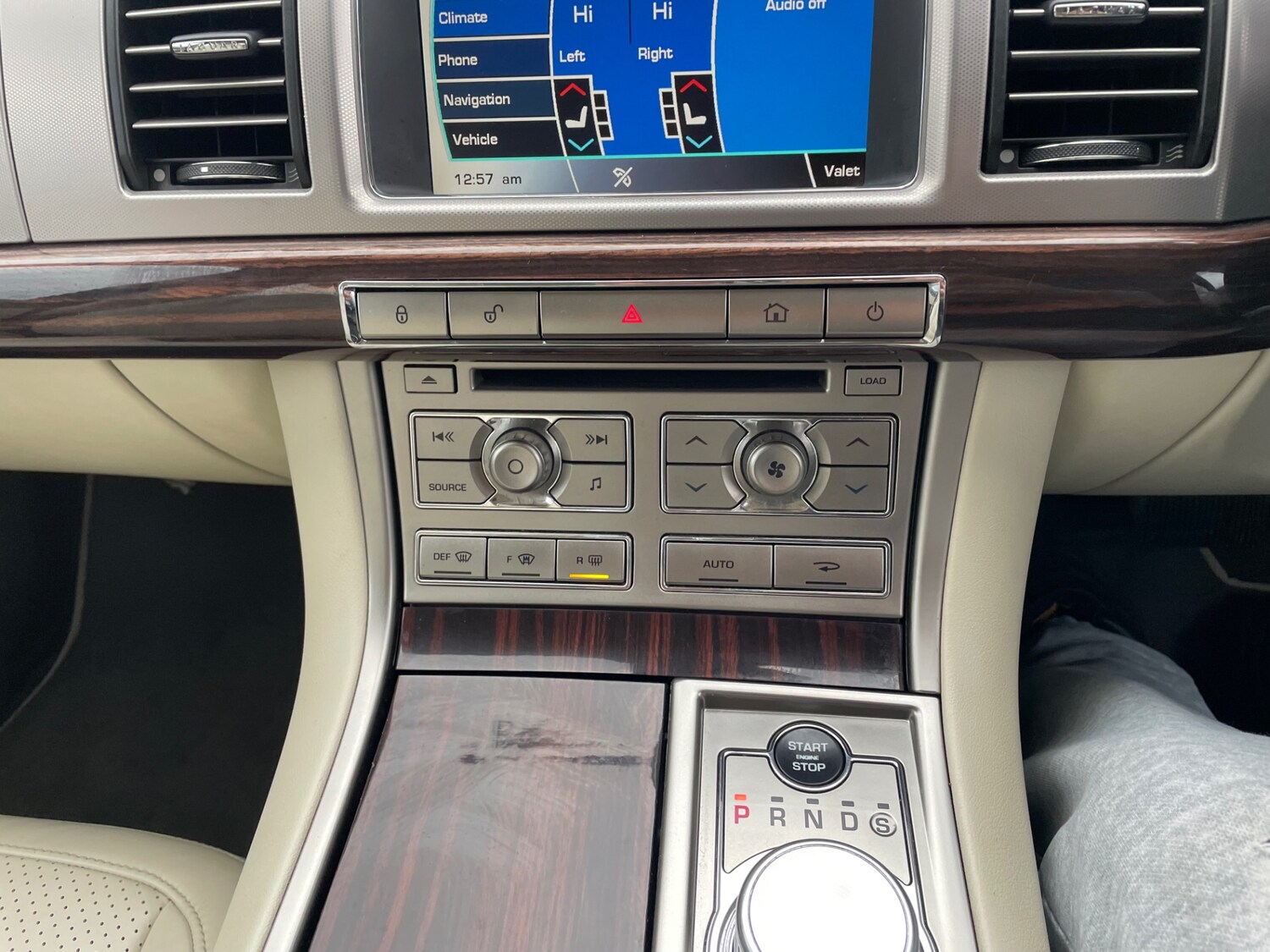 Used Jaguar XF 2010 for sale - 77951772: Photo 17