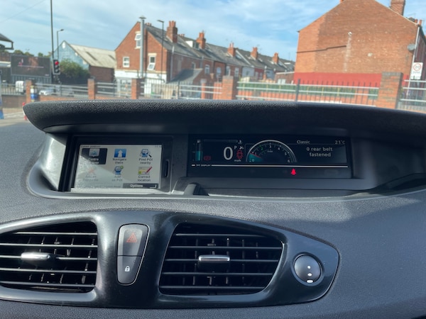Used Renault Scenic 2015 for sale - 76236308: Photo 16