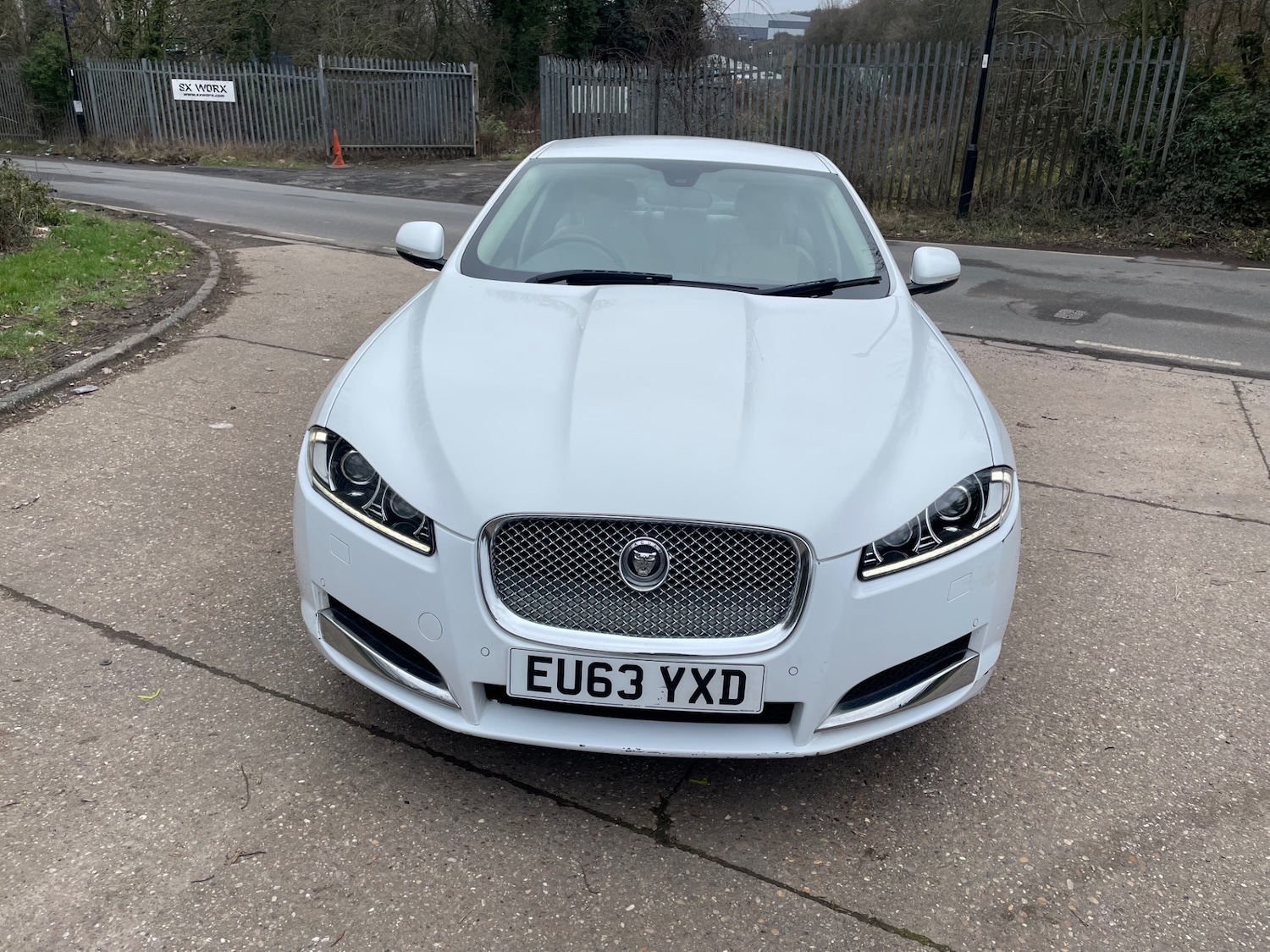 Used Jaguar XF 2013 for sale - 78182163: Photo 2