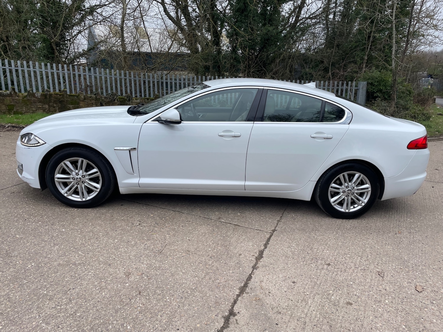 Used Jaguar XF 2013 for sale - 78182163: Photo 4