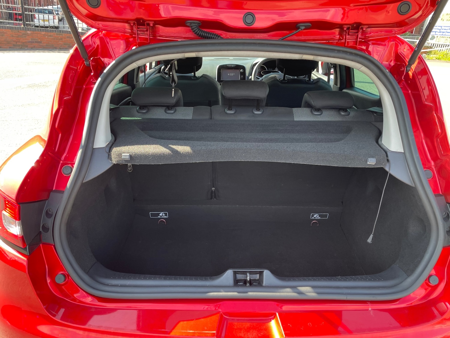 Used Renault Clio 2018 for sale - 76837253: Photo 9