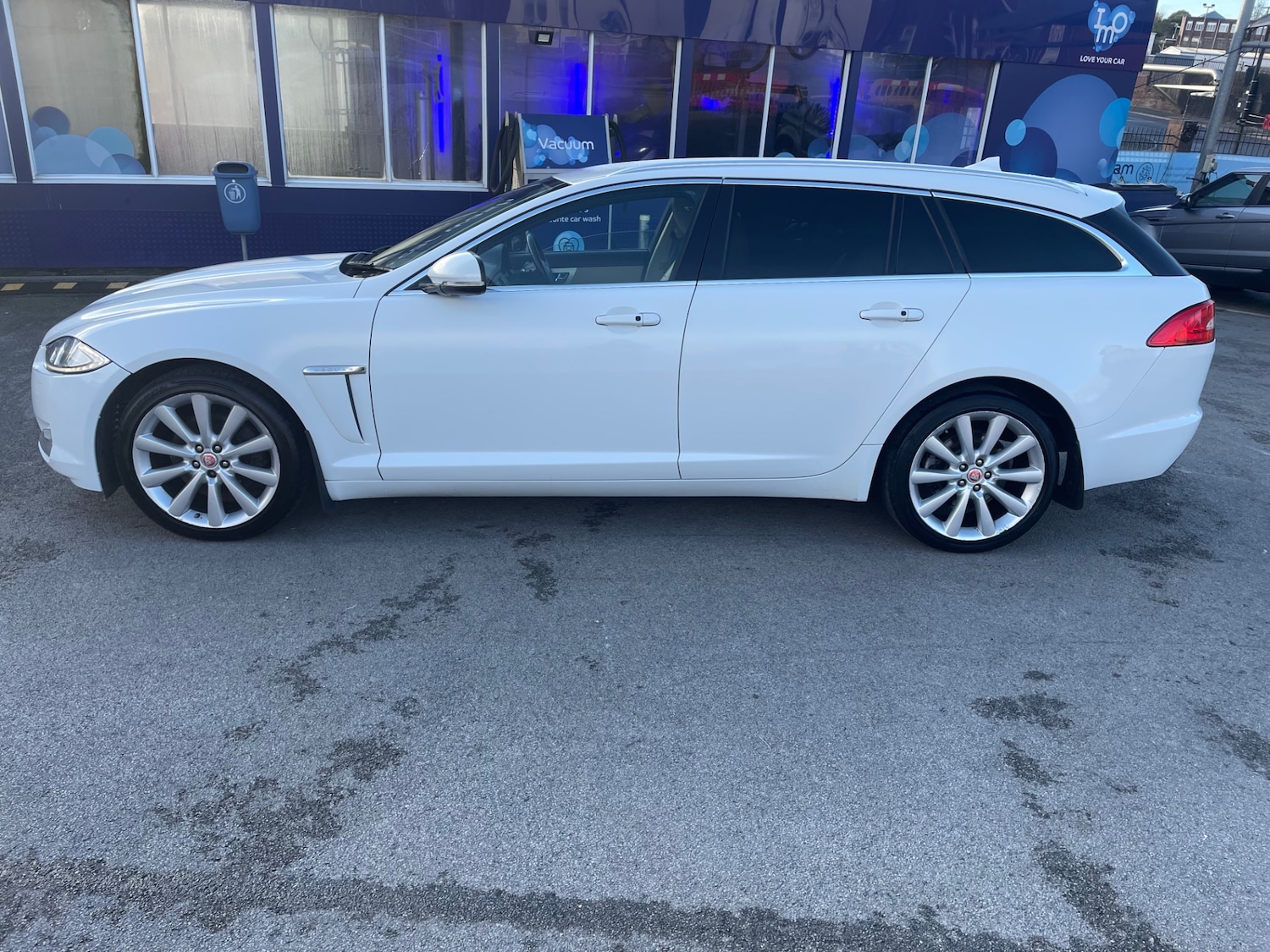 Used Jaguar XF 2015 for sale - 77006285: Photo 4