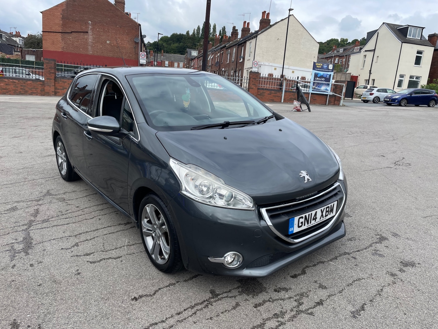 Used Peugeot 208 2014 for sale - 76430620: Photo 1