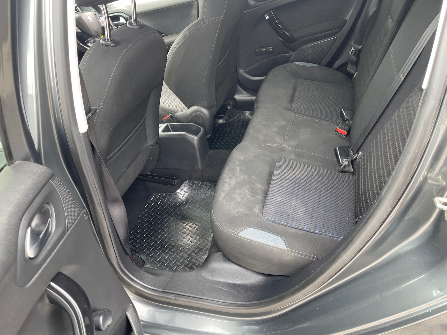 Used Peugeot 208 2014 for sale - 76430620: Photo 10