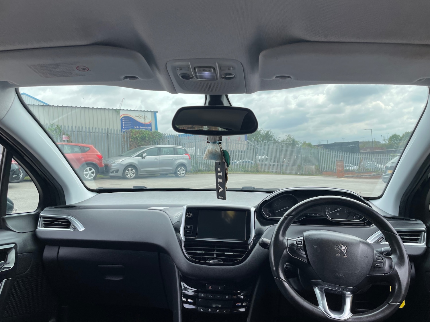 Used Peugeot 208 2014 for sale - 76430620: Photo 12