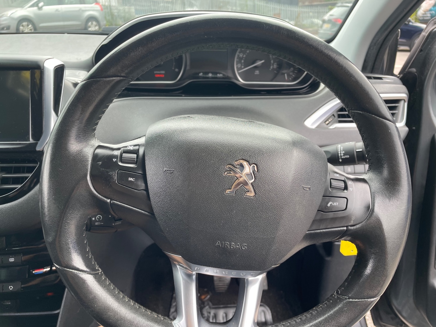 Used Peugeot 208 2014 for sale - 76430620: Photo 13