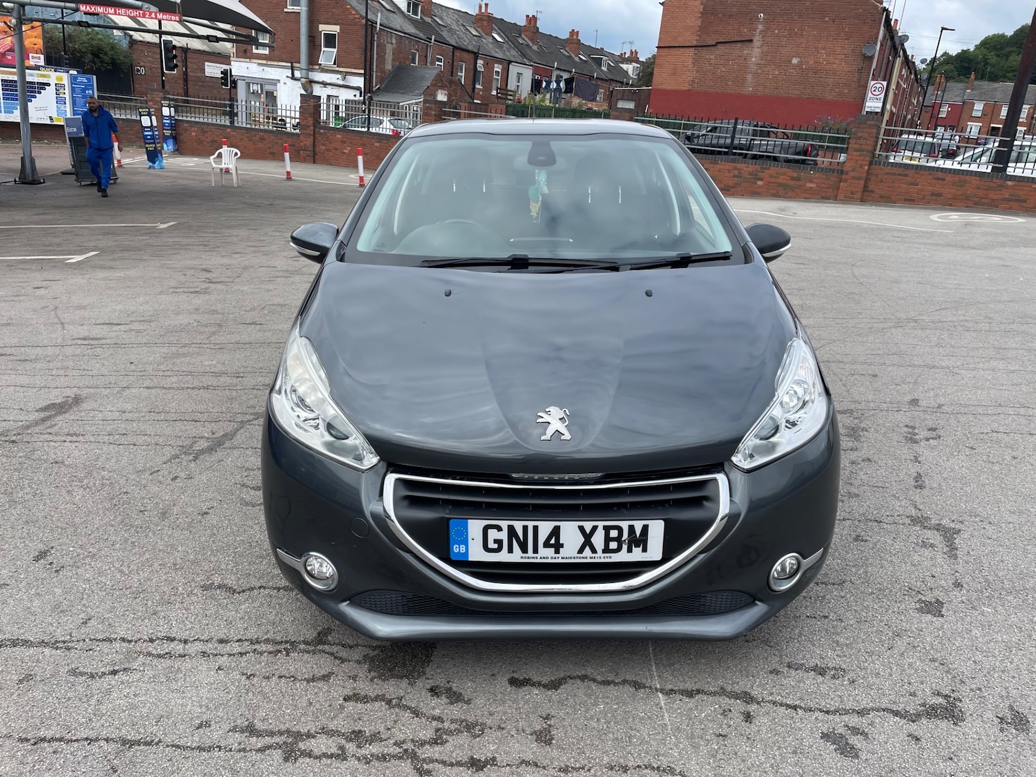 Used Peugeot 208 2014 for sale - 76430620: Photo 2