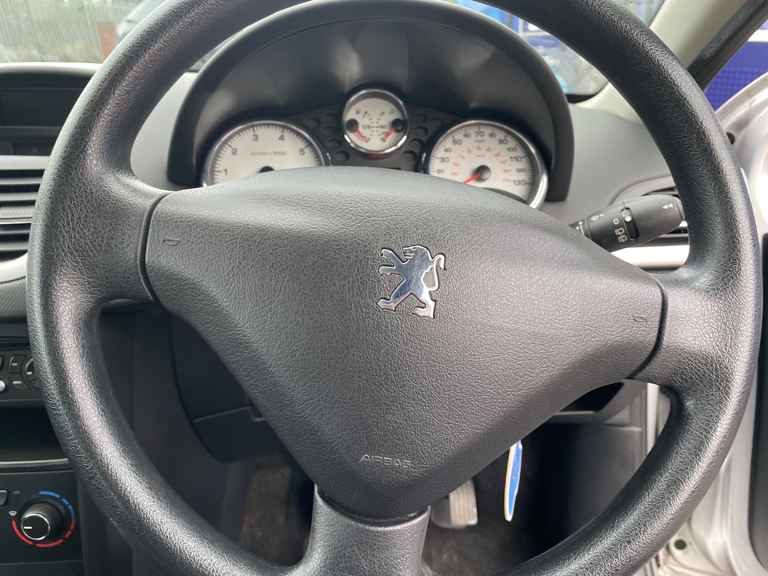 Used Peugeot 207 2010 for sale - 76911386: Photo 15