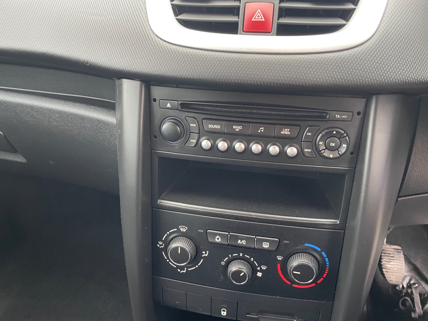 Used Peugeot 207 2010 for sale - 76911386: Photo 17