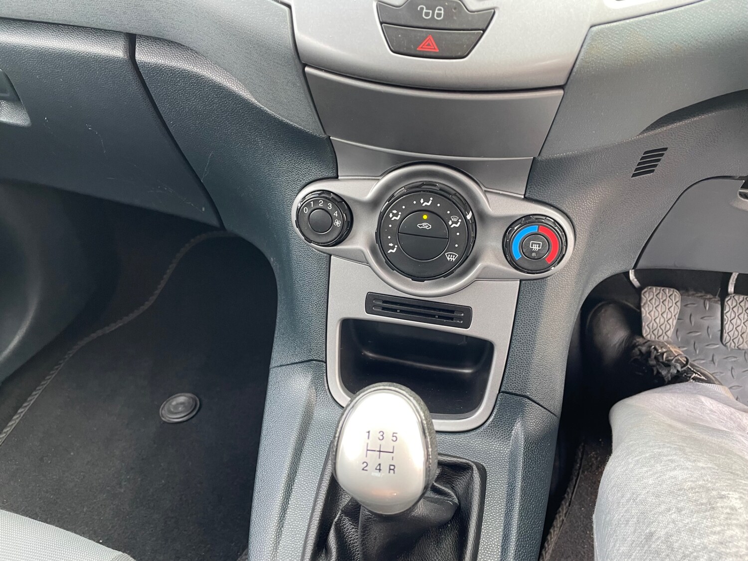 Ford Fiesta 2010 (59) - 1.25 Style 3dr [82] - Image 14