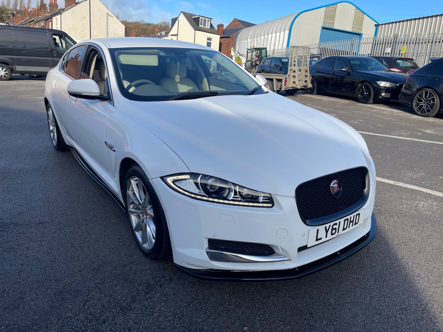 Used Jaguar XF 2011 for sale - 76922332: Photo 1