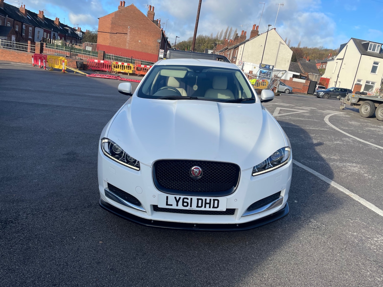 Used Jaguar XF 2011 for sale - 76922332: Photo 3