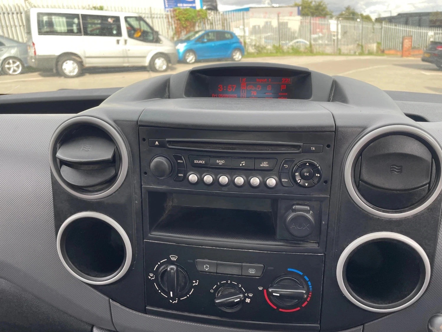 Used Peugeot Partner 2019 for sale - 77715671: Photo 15