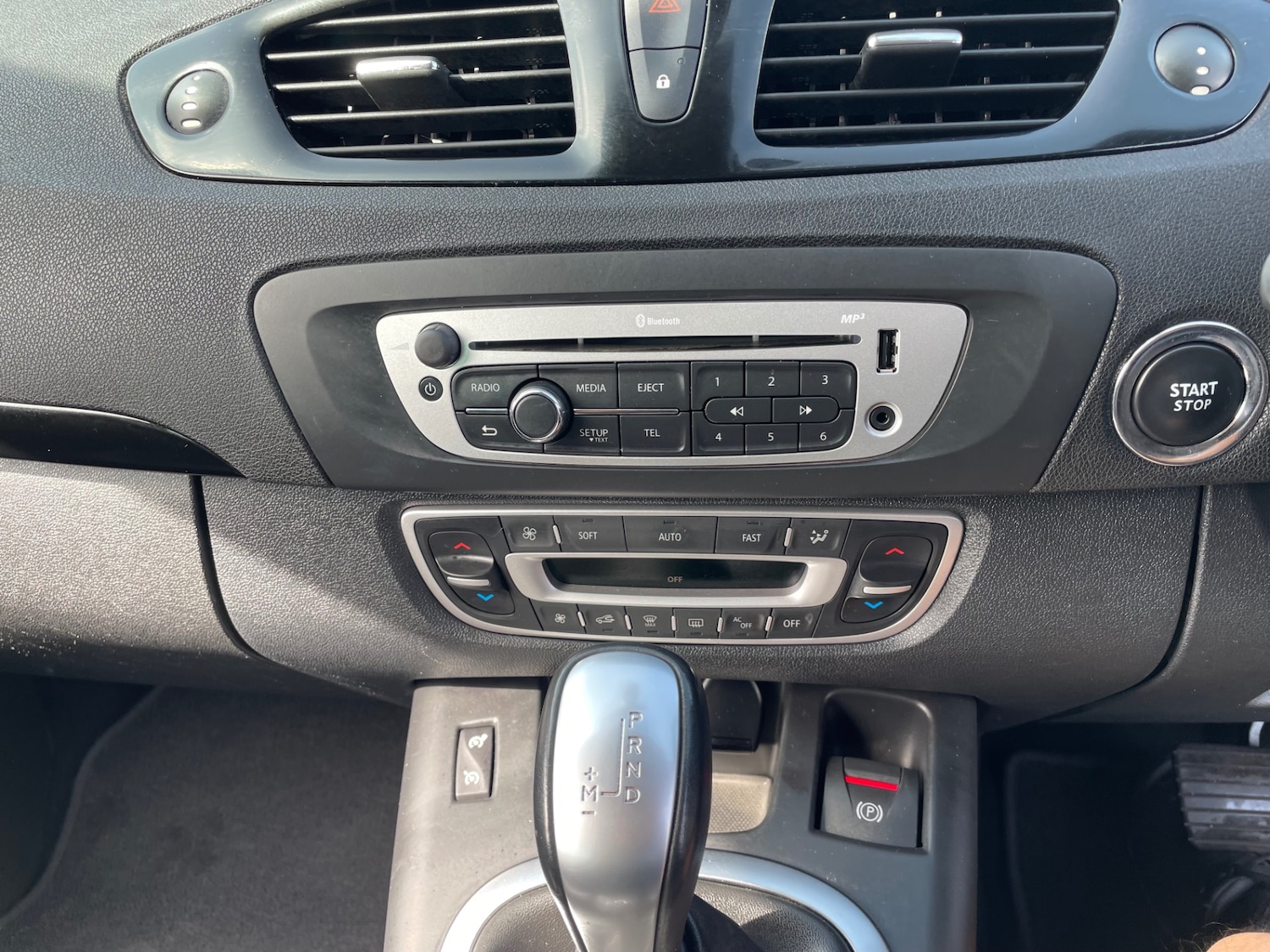 Used Renault Scenic 2015 for sale - 77536084: Photo 17