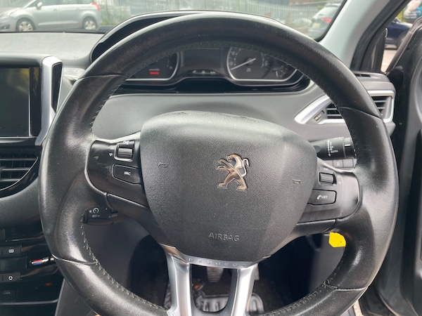 Used Peugeot 208 2014 for sale - 76236387: Photo 14