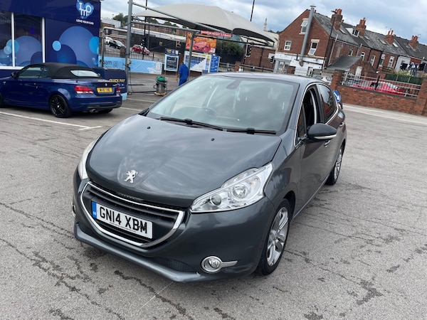 Used Peugeot 208 2014 for sale - 76236387: Photo 3