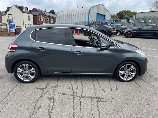 Used Peugeot 208 2014 for sale - 76236387: Photo 7