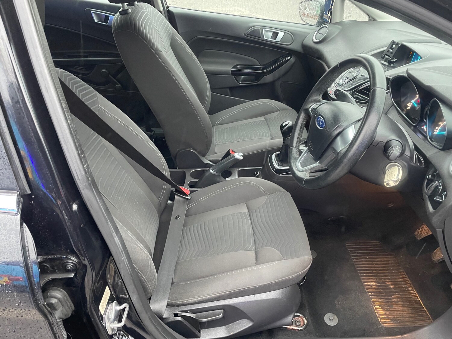 Used Ford Fiesta 2015 for sale - 77681177: Photo 13