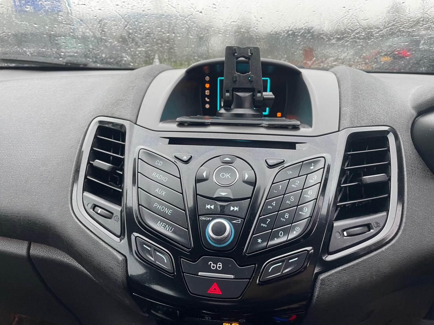 Used Ford Fiesta 2015 for sale - 77681177: Photo 16