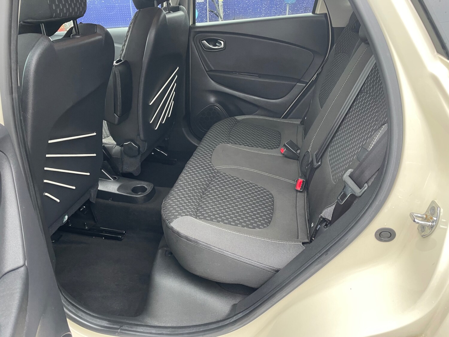 Used Renault Captur 2017 for sale - 78109860: Photo 10