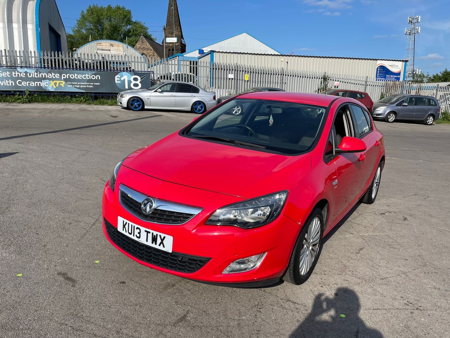 Used Vauxhall Astra 2013 for sale - 76165340: Photo 2