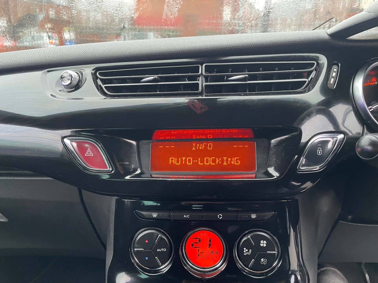 Used Citroen DS3 2012 for sale - 77508842: Photo 16