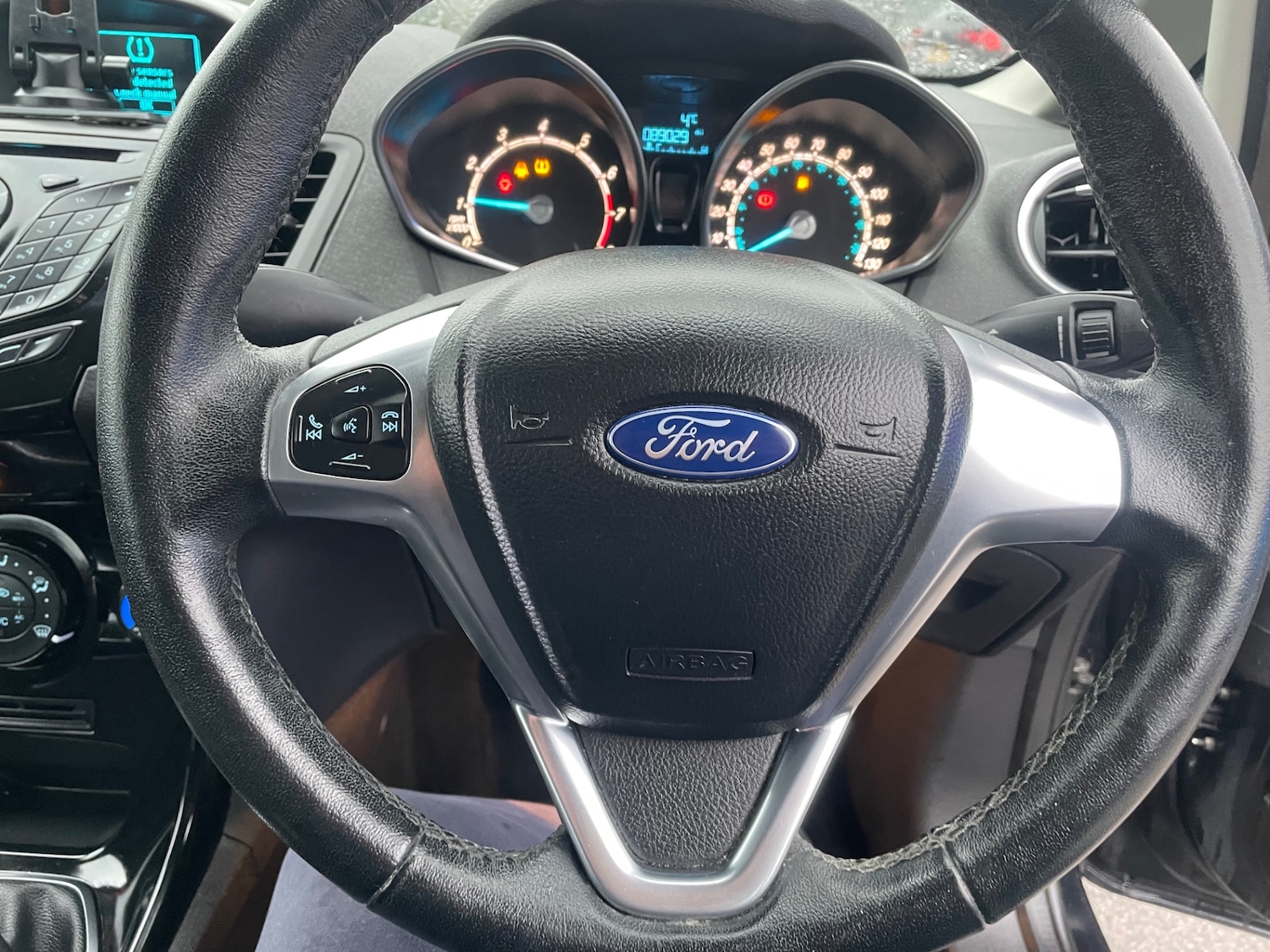 Used Ford Fiesta 2015 for sale - 77851101: Photo 15