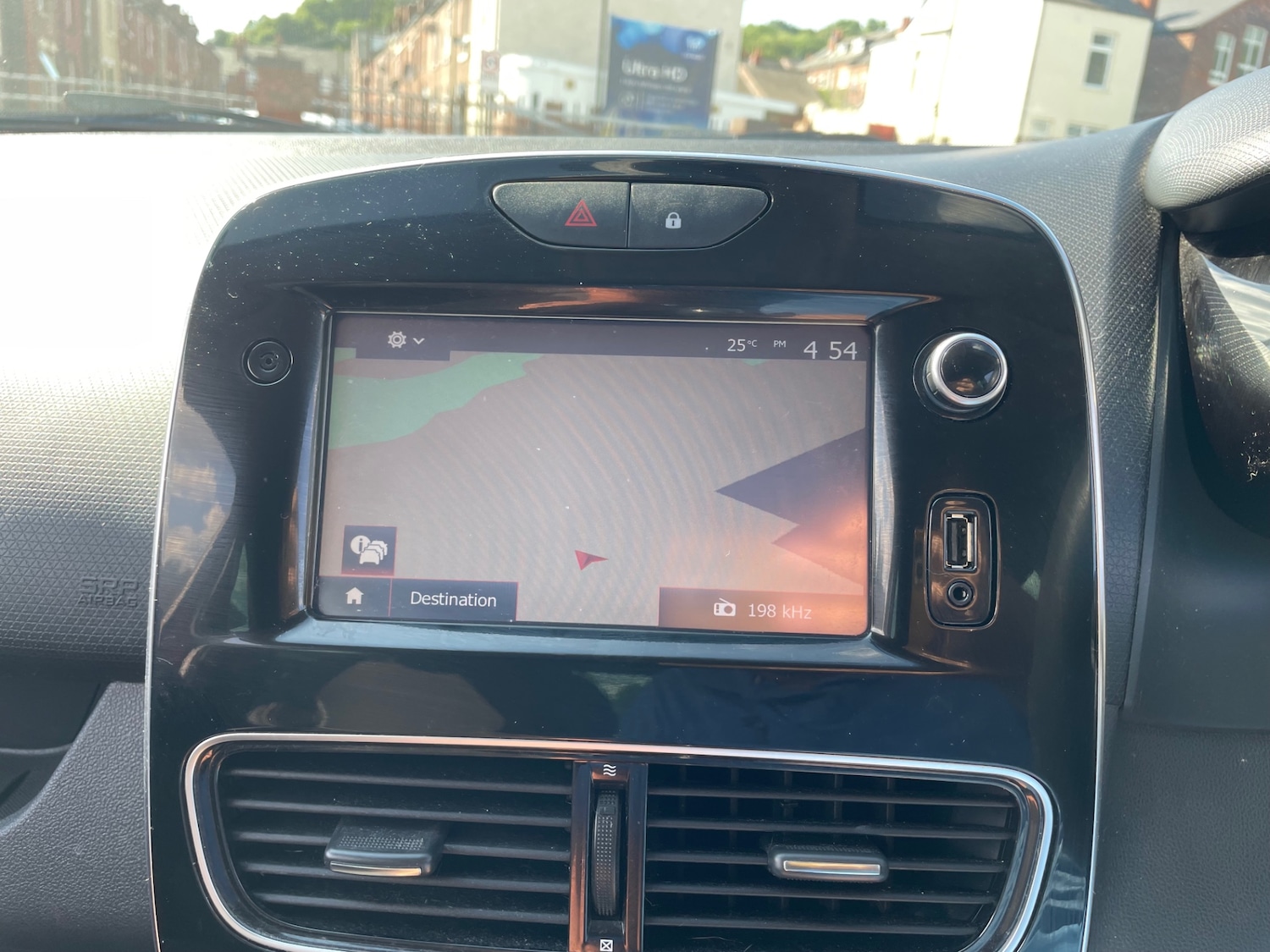 Used Renault Clio 2018 for sale - 76368397: Photo 17