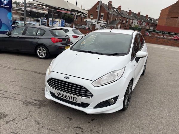 Used Ford Fiesta 2017 for sale - 76311802: Photo 2