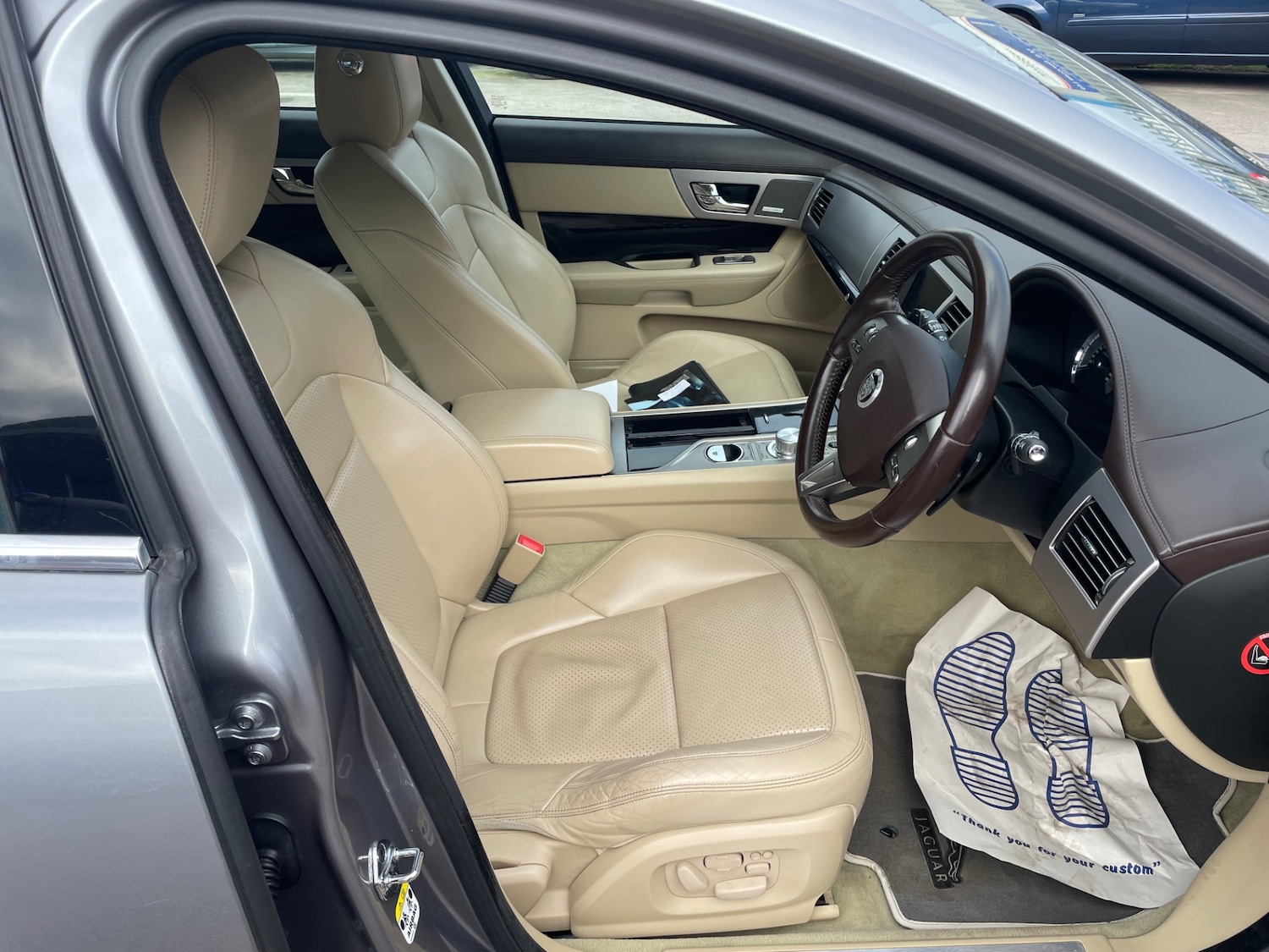 Used Jaguar XF 2011 for sale - 78182159: Photo 16