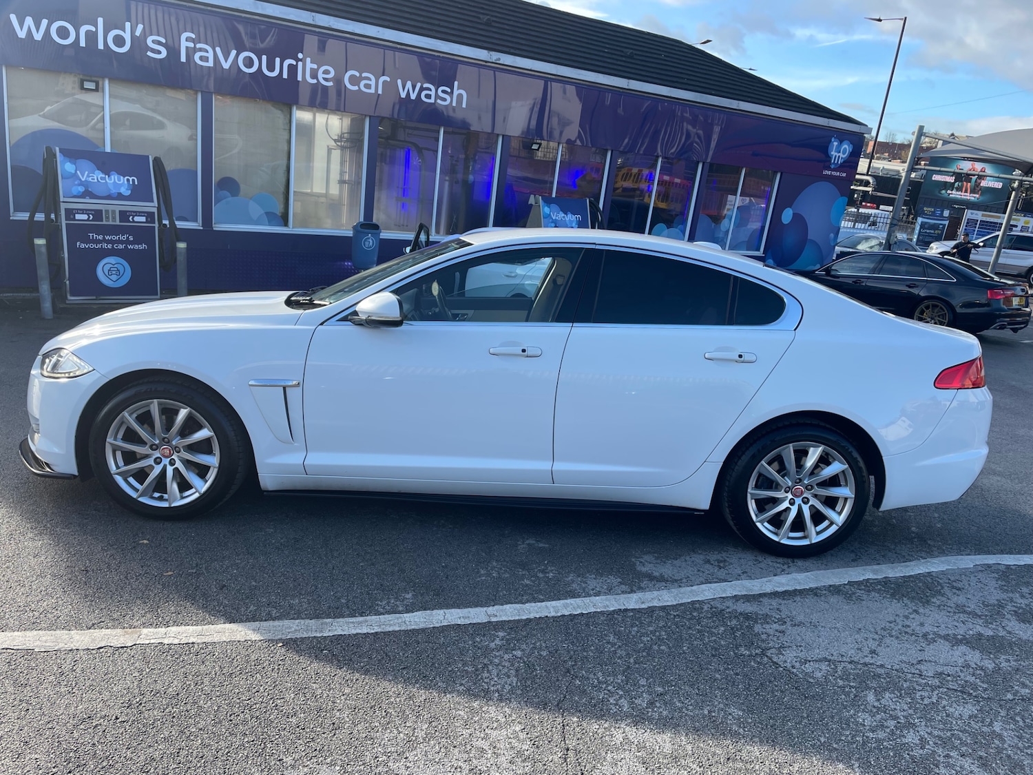 Used Jaguar XF 2011 for sale - 77051769: Photo 4