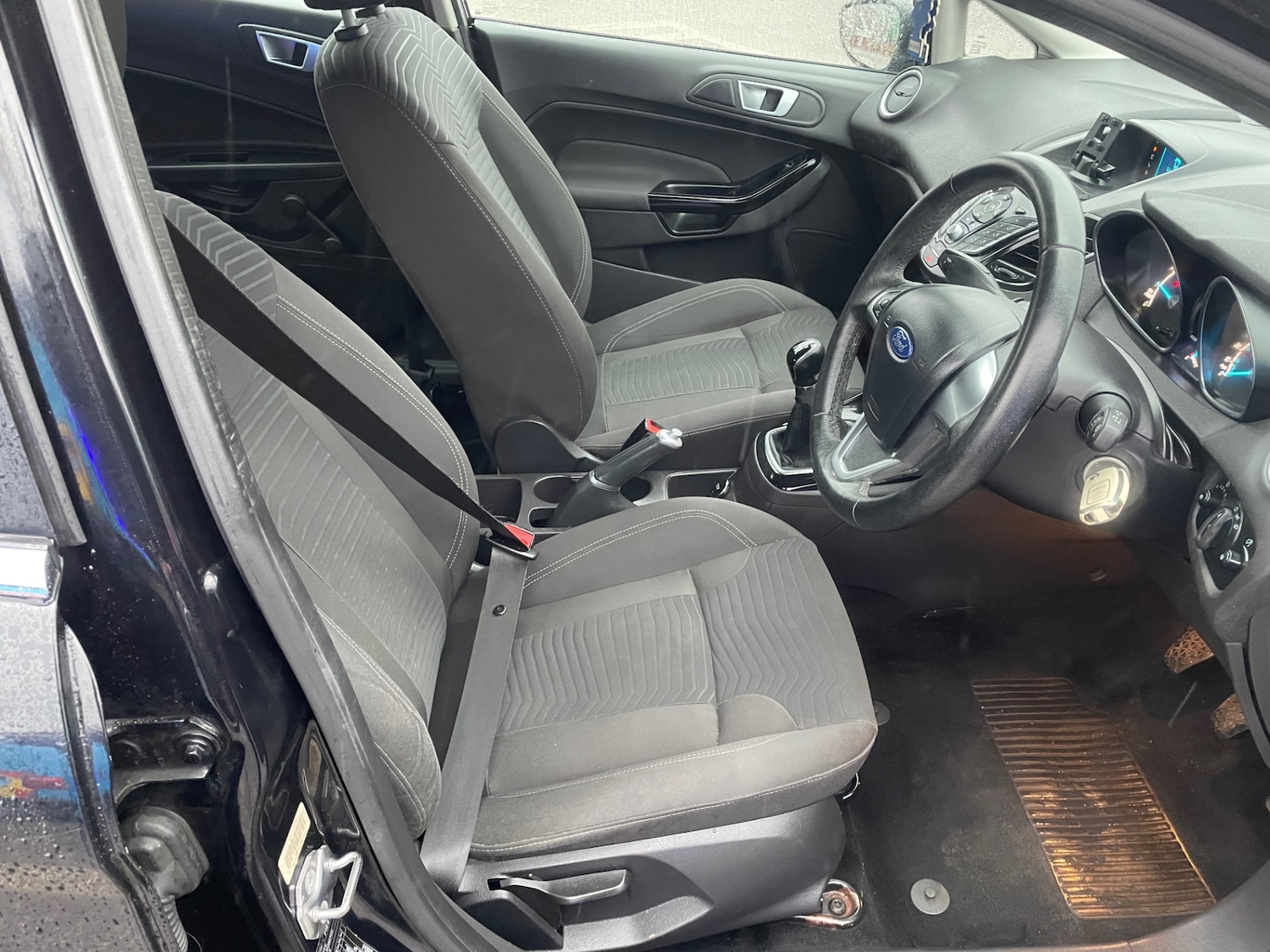 Used Ford Fiesta 2015 for sale - 78028974: Photo 15