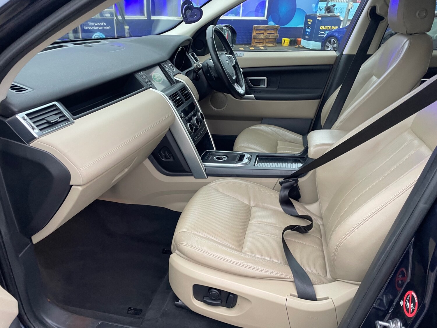 Used Land Rover Discovery Sport 2015 for sale - 78109920: Photo 11