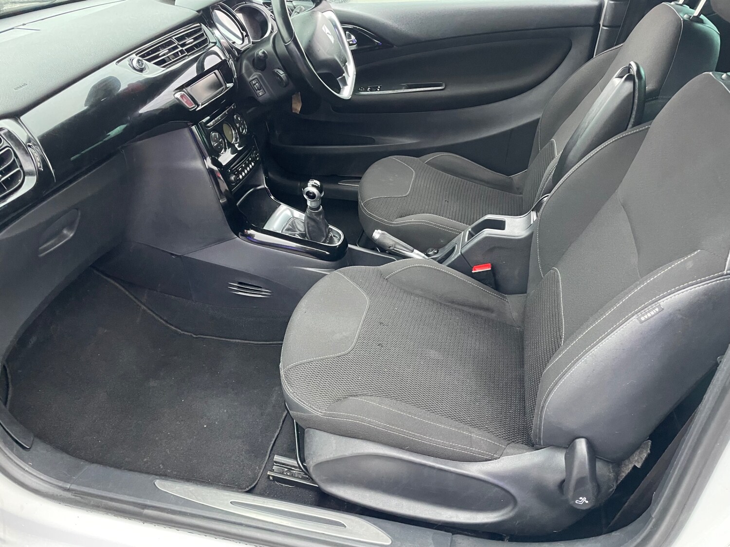 Used Citroen DS3 2012 for sale - 77609662: Photo 11