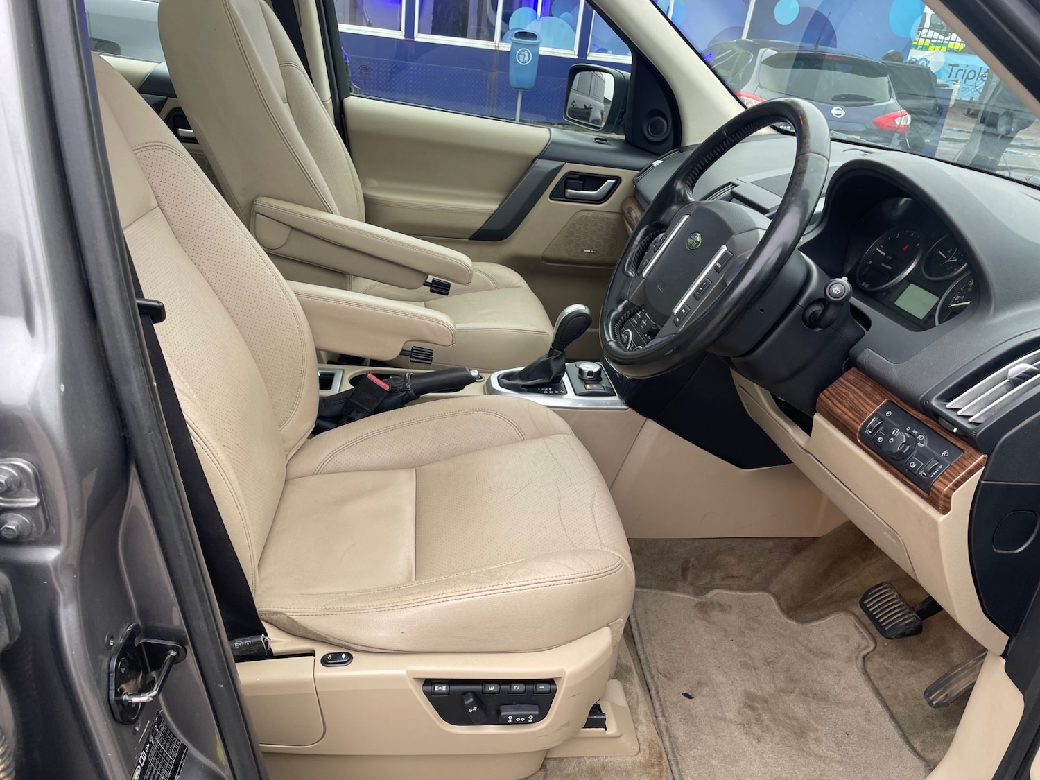 Used Land Rover Freelander 2010 for sale - 76508760: Photo 15