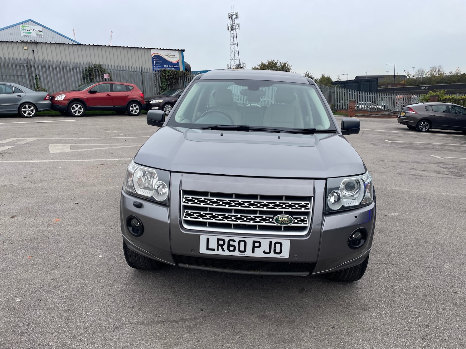 Used Land Rover Freelander 2010 for sale - 76508760: Photo 2