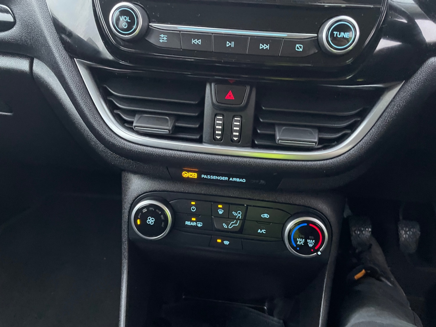 Used Ford Fiesta 2017 for sale - 77953878: Photo 17