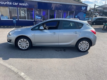 Used Vauxhall Astra 2013 for sale - 79612859: Photo